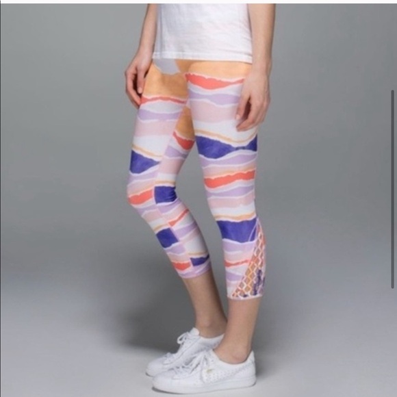 𝅺LULULEMON True Self Cropped Leggings Size 4 - Picture 1 of 6